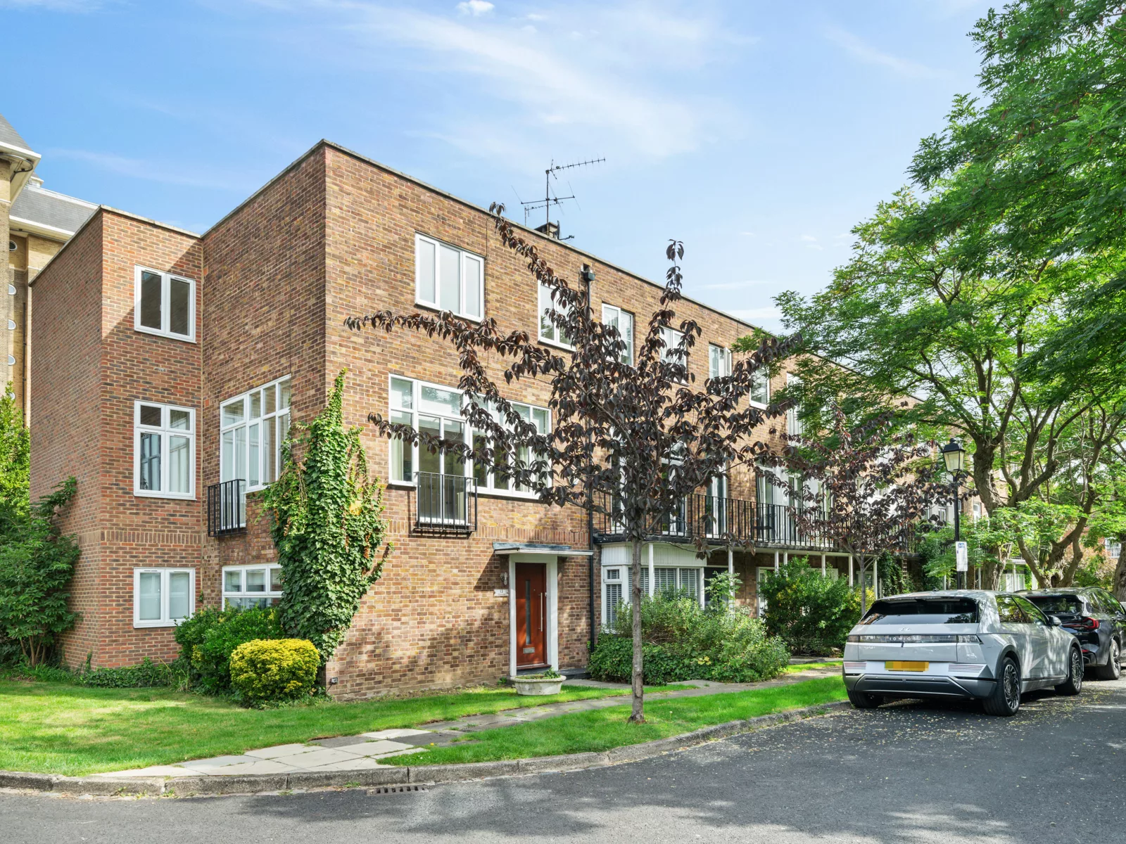 Middlefield, St Johns Wood, London NW8